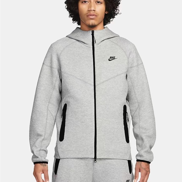 Nike Sportswear Tech Fleece Windrunner Full-Zip Hoodie - Picture 7 of 13